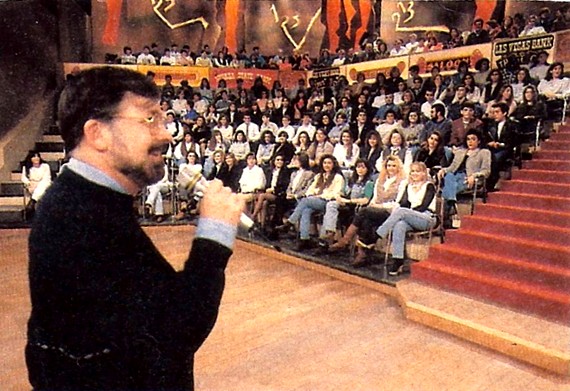 Narciso Ibáñez Serrador - «Un, dos, tres...» (1993)