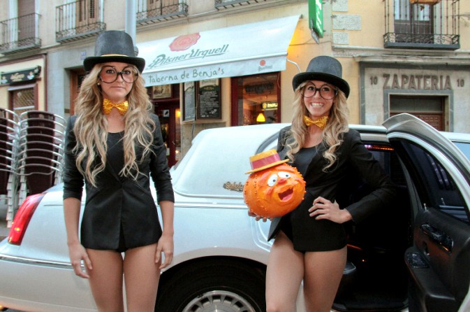 Quedada “40 años de «Un, dos, tres...»” - Las dos azafatas