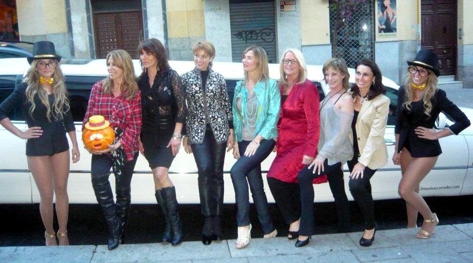 Quedada “40 años de «Un, dos, tres...»” - Las chicas salieron a recibir a Ruperta